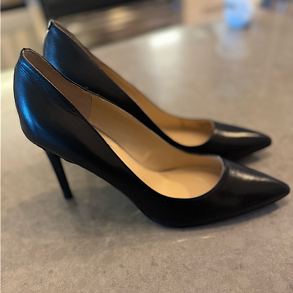 NWOT Black Stiletto Marc Fisher Pumps